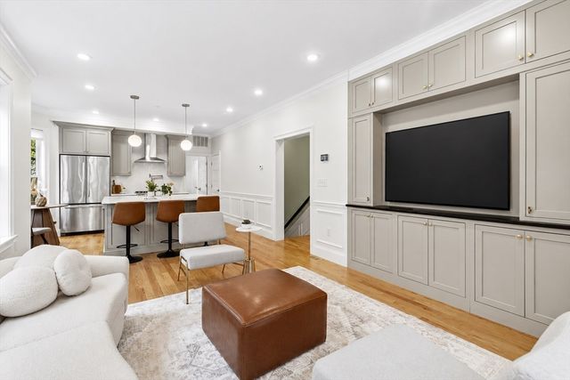 18 Tufts St 1, Cambridge, MA 02139