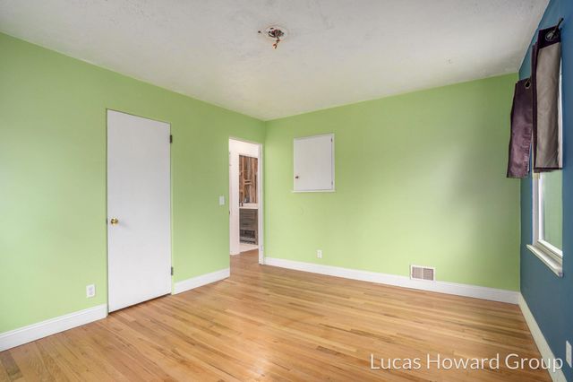 305 E Pine Street, Fremont, MI 49412