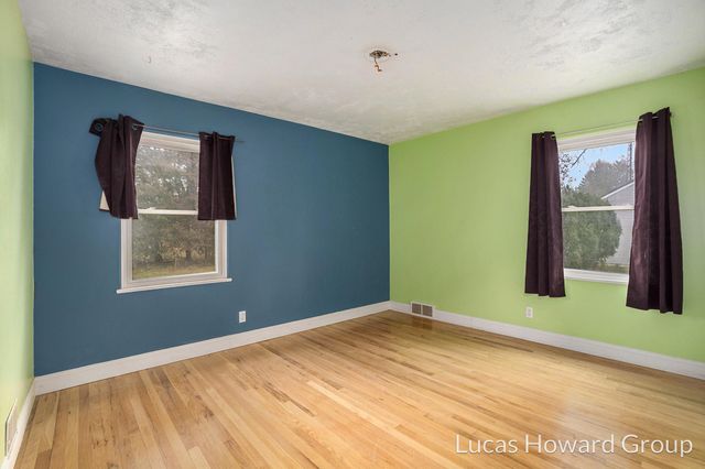 305 E Pine Street, Fremont, MI 49412