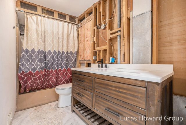 305 E Pine Street, Fremont, MI 49412