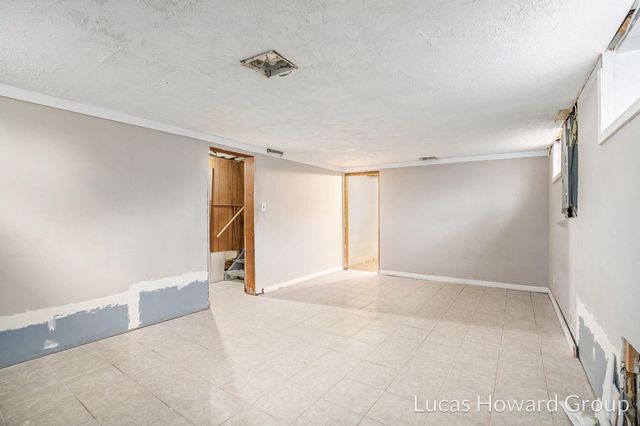 305 E Pine Street, Fremont, MI 49412