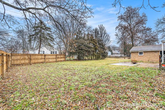 305 E Pine Street, Fremont, MI 49412