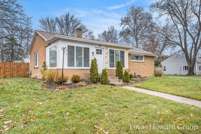 305 E Pine Street, Fremont, MI 49412