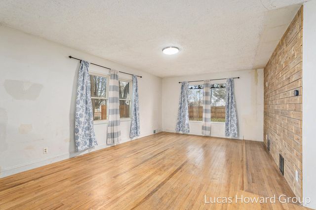 305 E Pine Street, Fremont, MI 49412