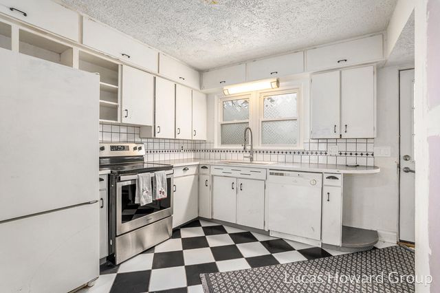 305 E Pine Street, Fremont, MI 49412