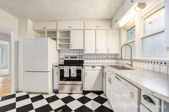 305 E Pine Street, Fremont, MI 49412