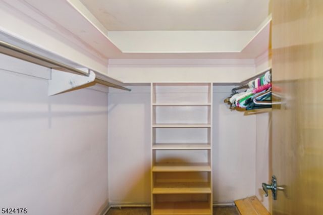 2100 Orchard Ter, Linden City, NJ 07036