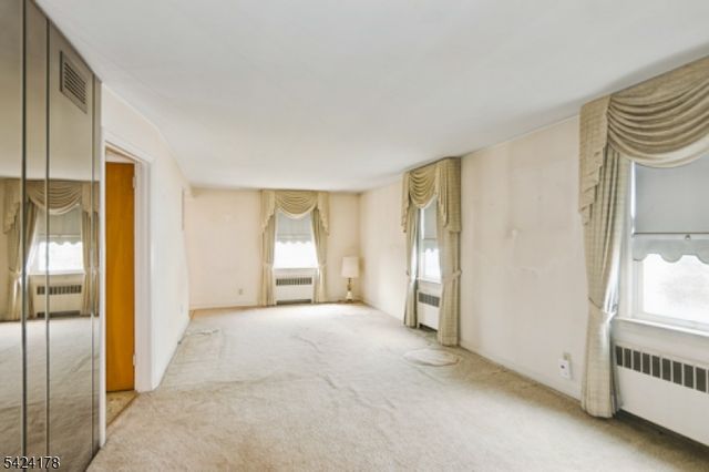 2100 Orchard Ter, Linden City, NJ 07036