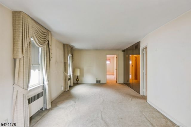 2100 Orchard Ter, Linden City, NJ 07036