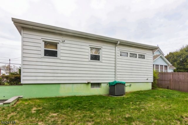 2100 Orchard Ter, Linden City, NJ 07036