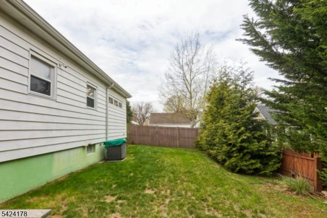 2100 Orchard Ter, Linden City, NJ 07036