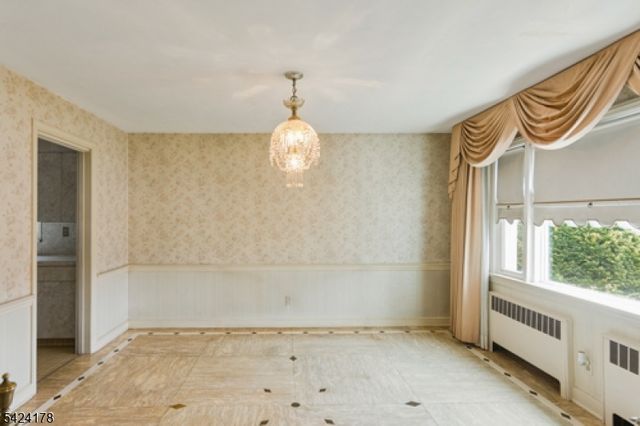 2100 Orchard Ter, Linden City, NJ 07036