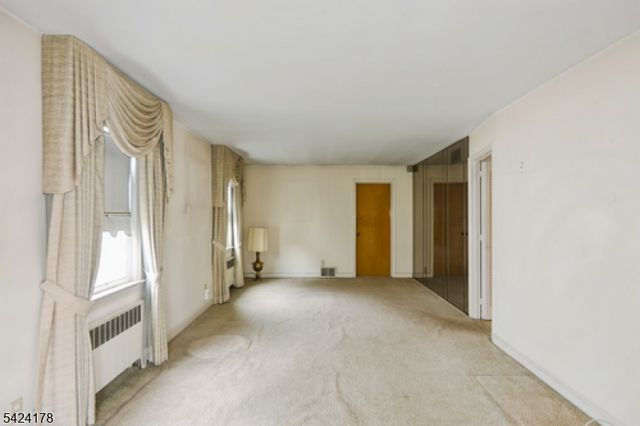 2100 Orchard Ter, Linden City, NJ 07036