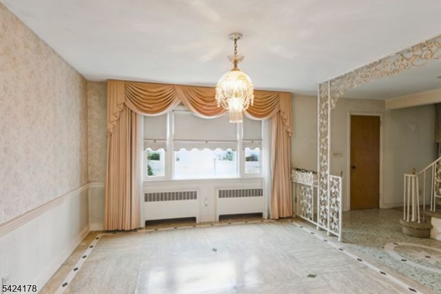 2100 Orchard Ter, Linden City, NJ 07036