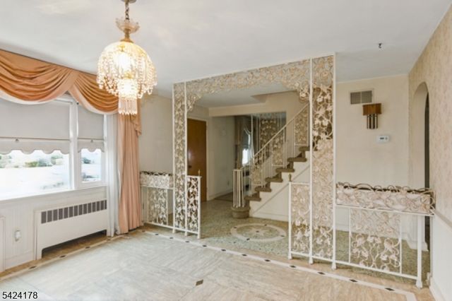 2100 Orchard Ter, Linden City, NJ 07036