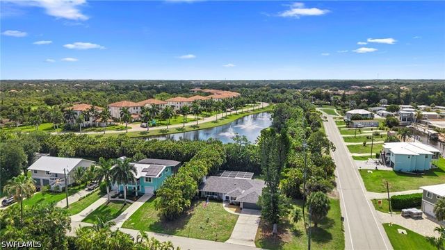 4688 Pembrooke LN, Bonita Springs, FL 34134