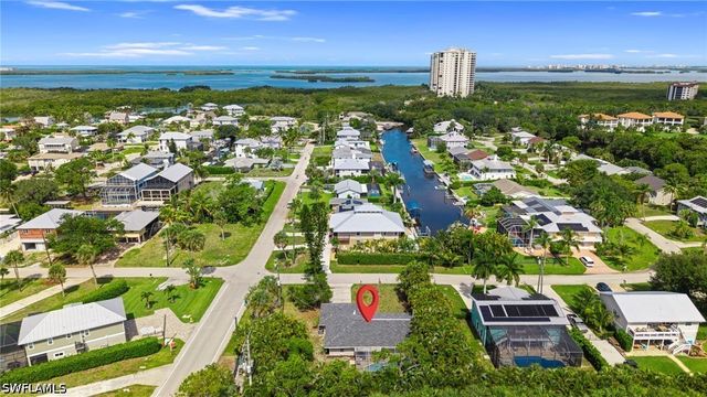 4688 Pembrooke LN, Bonita Springs, FL 34134