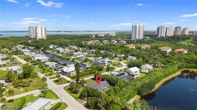 4688 Pembrooke LN, Bonita Springs, FL 34134
