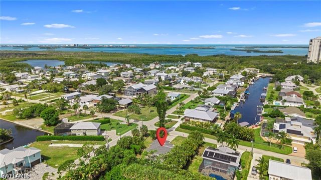 4688 Pembrooke LN, Bonita Springs, FL 34134