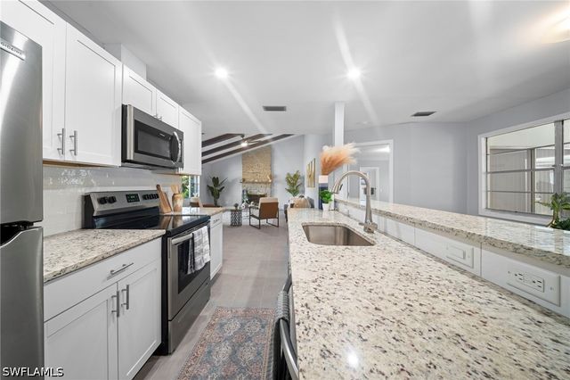 4688 Pembrooke LN, Bonita Springs, FL 34134
