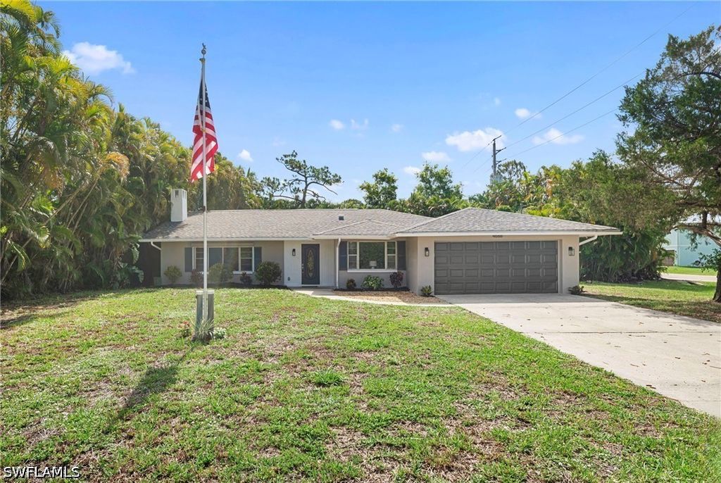 4688 Pembrooke LN, Bonita Springs, FL 34134