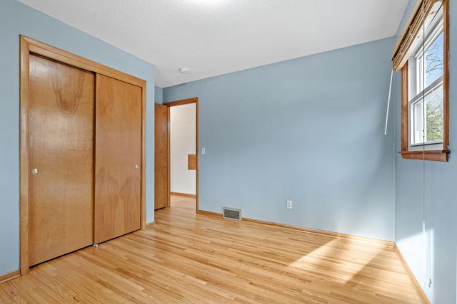 4033 Kentucky Avenue N, Crystal, MN 55427