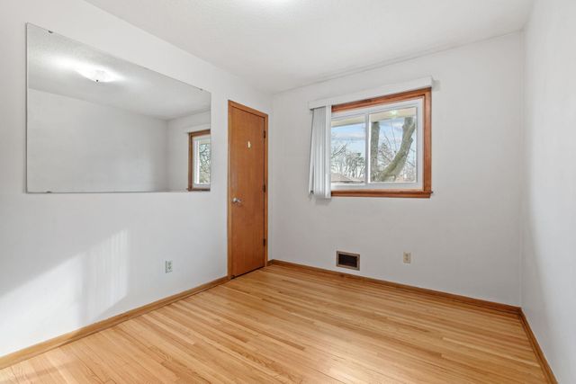 4033 Kentucky Avenue N, Crystal, MN 55427