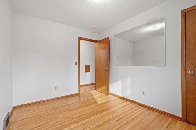 4033 Kentucky Avenue N, Crystal, MN 55427