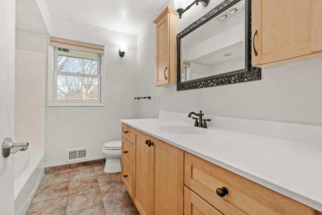 4033 Kentucky Avenue N, Crystal, MN 55427