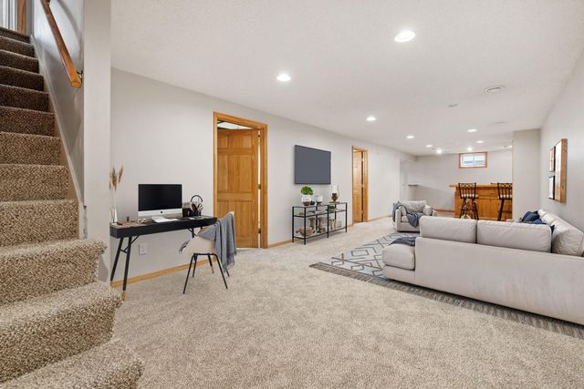 4033 Kentucky Avenue N, Crystal, MN 55427