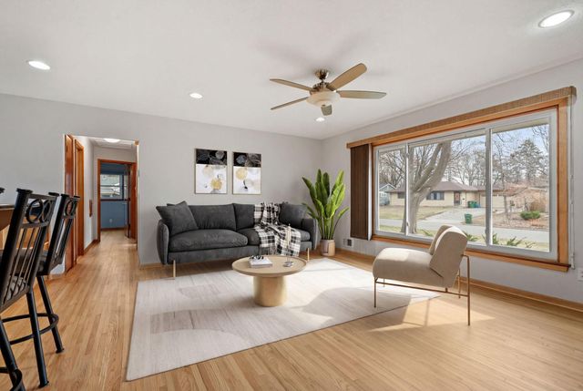 4033 Kentucky Avenue N, Crystal, MN 55427