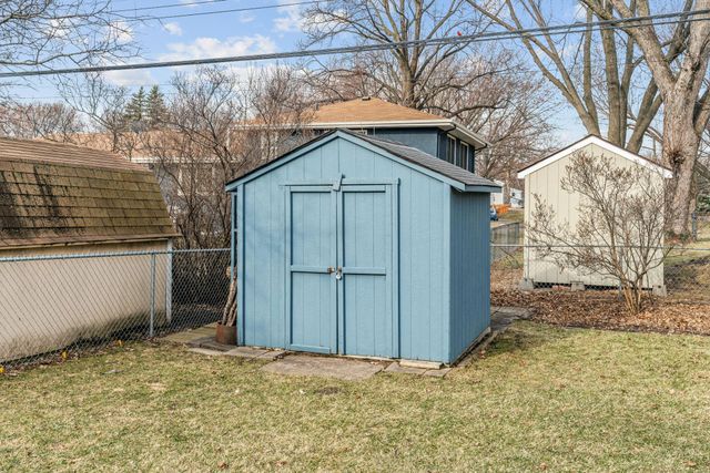 4033 Kentucky Avenue N, Crystal, MN 55427