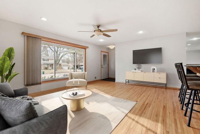 4033 Kentucky Avenue N, Crystal, MN 55427