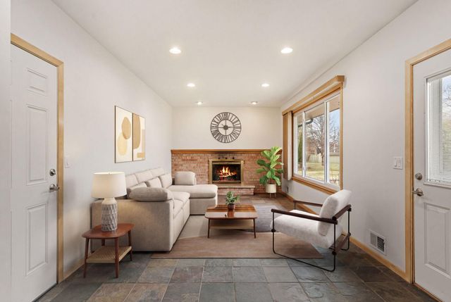 4033 Kentucky Avenue N, Crystal, MN 55427