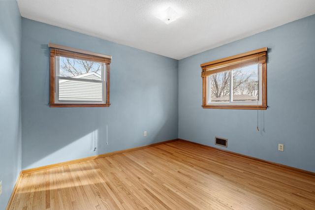 4033 Kentucky Avenue N, Crystal, MN 55427