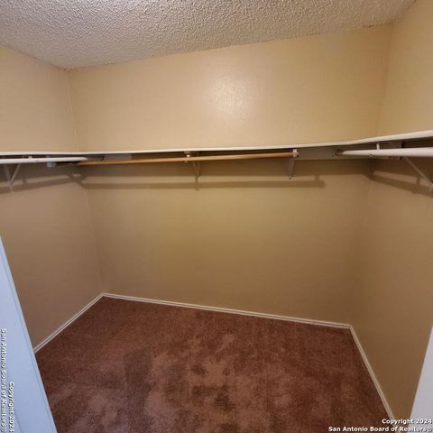 13071 Feather Ridge Dr, San Antonio, TX 78233