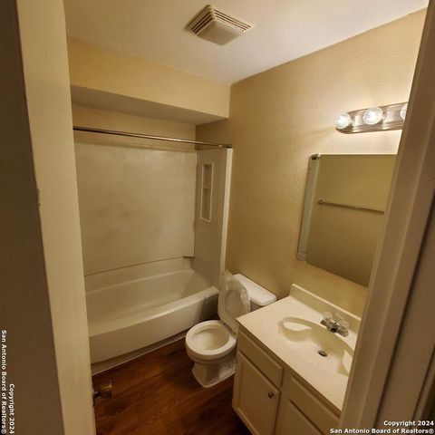 13071 Feather Ridge Dr, San Antonio, TX 78233