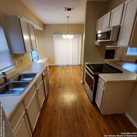 13071 Feather Ridge Dr, San Antonio, TX 78233