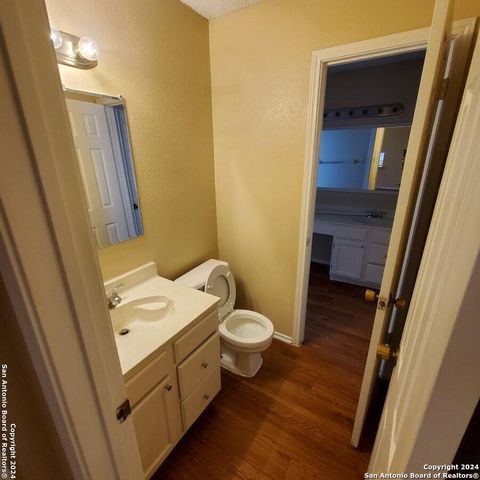 13071 Feather Ridge Dr, San Antonio, TX 78233