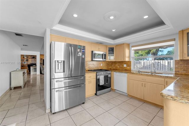 5110 SW 153rd Pl N, Miami, FL 33185