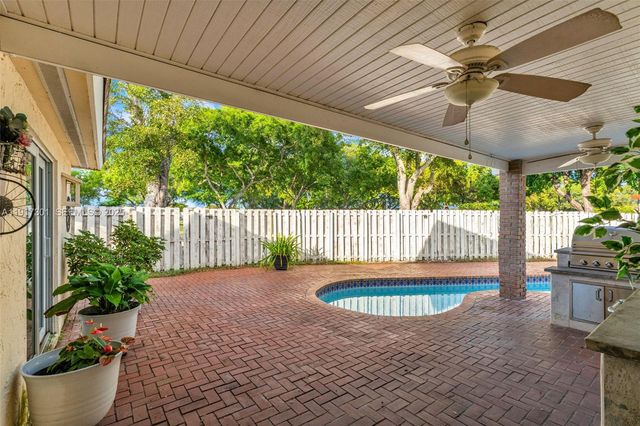 5110 SW 153rd Pl N, Miami, FL 33185