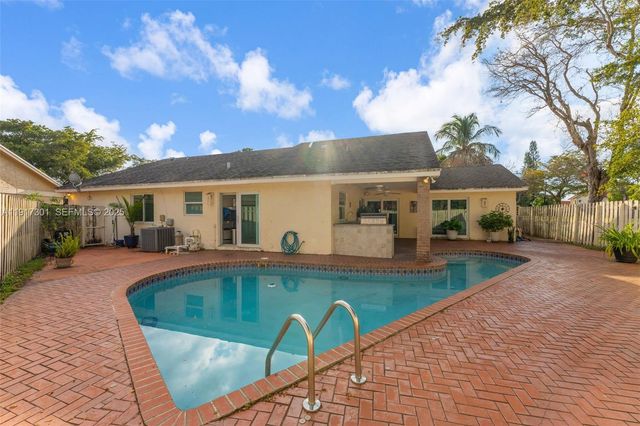 5110 SW 153rd Pl N, Miami, FL 33185