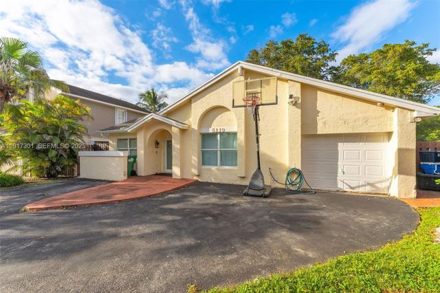 5110 SW 153rd Pl N, Miami, FL 33185