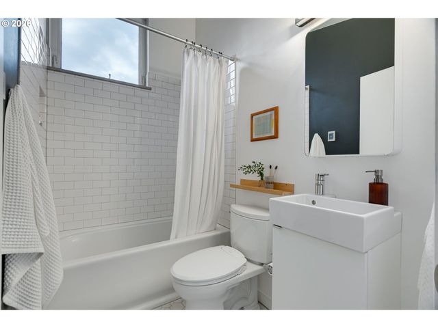 5405 Ne MASON St, Portland, OR 97218