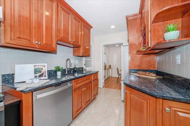 5602 HUNTINGTON PKWY, Bethesda, MD 20814