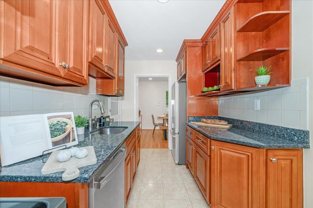 5602 HUNTINGTON PKWY, Bethesda, MD 20814