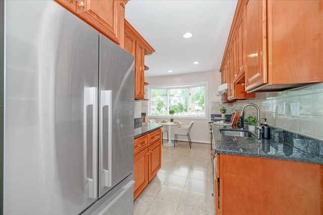 5602 HUNTINGTON PKWY, Bethesda, MD 20814