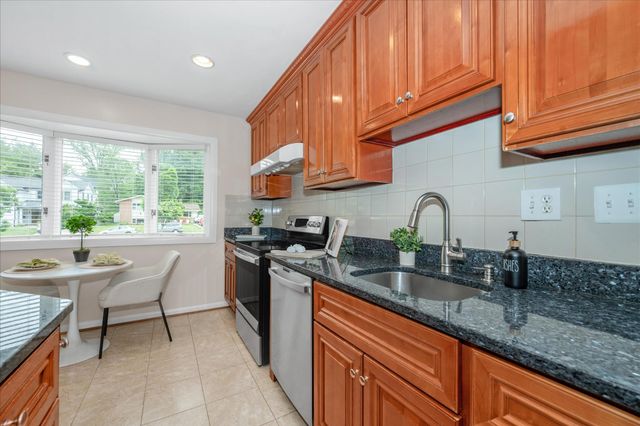 5602 HUNTINGTON PKWY, Bethesda, MD 20814