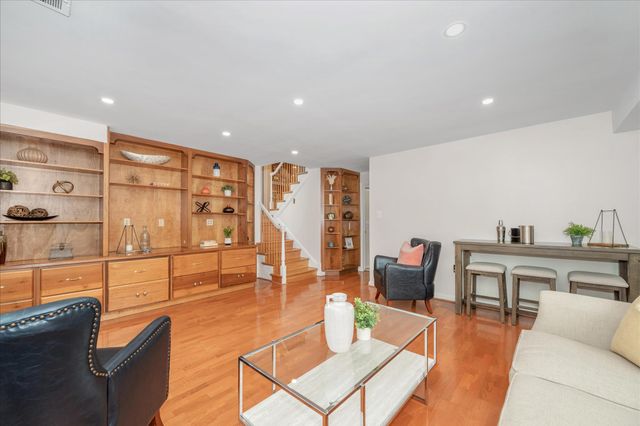 5602 HUNTINGTON PKWY, Bethesda, MD 20814