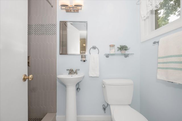 5602 HUNTINGTON PKWY, Bethesda, MD 20814
